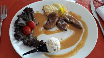 Le Bas Fort Blanc food