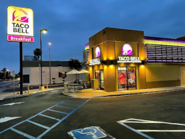 Taco Bell outside