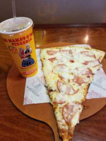 Big Mama's Papa's Pizzeria food