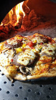 La Pizza Au Feu De Bois food