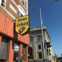 Zoro's Gyros outside