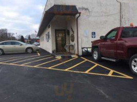 Laura's Luncheonette outside