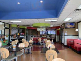 Schlotzsky's inside