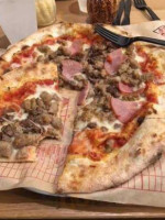 Mod Pizza food