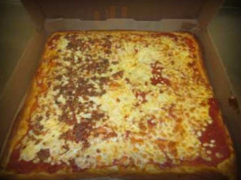 Big Apple Pizza food