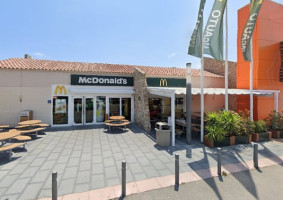 Mcdonald's Cabrera De Mar outside