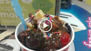 Menchie's food