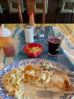 El Santaneco Pupusas food