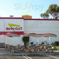 In-n-out Burger outside