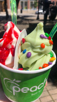 Peachwave Frozen Yogurt Gelato food