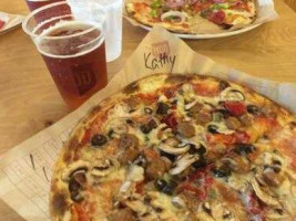 Mod Pizza food