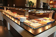 Le Grand Buffet food