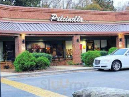 Pulcinella's Italian outside