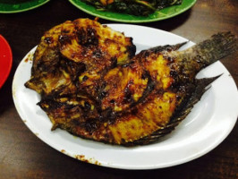 Ikan Bakar Pecel Lele Semar inside