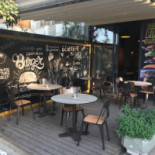 Burger Attack Dentro