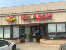 Big Apple Bagels outside