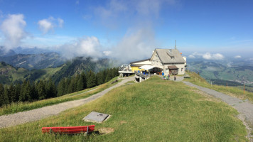 Mountain Inn Kronberg food