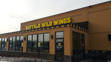 Buffalo Wild Wings outside