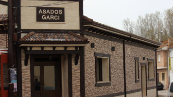 Asados Garci outside