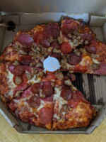 Round Table Pizza food