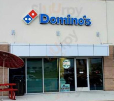 Domino's Pizza outside