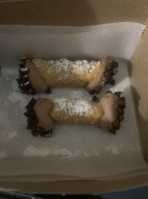 The Cozy Cannoli food