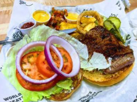 Fuddruckers food