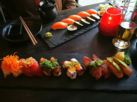 Susu Sushi food