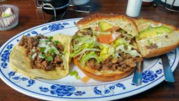 Taqueria El Rey food