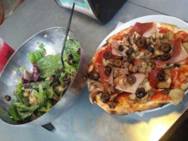 Mod Pizza Greenway food