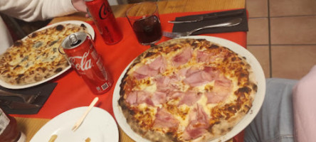 La Pizzarra food