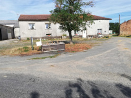 Le Chalet Du Bois outside