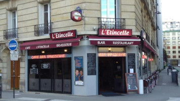 L' Etincelle outside