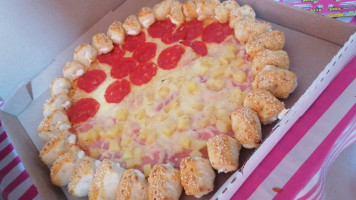 Maranatha Pizzas Orilla De Queso) food