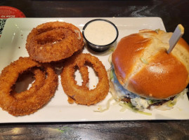 Red Robin Gourmet Burgers And Brews food