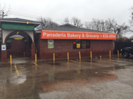 Panaderia Mexico Bakery outside