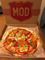 Mod Pizza food