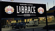 La Brace Pizzeria outside