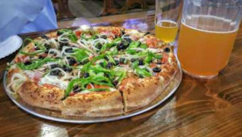 Chino Hills Pizza Company food