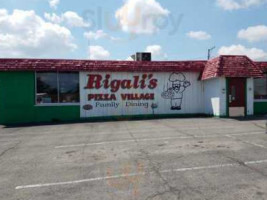 Rigali's Pizza Village outside