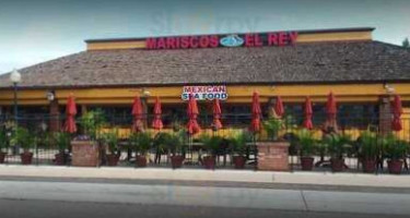 Mariscos El Rey outside