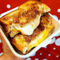 Planet Grilled Cheese Countryside Mall food