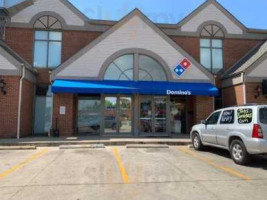 Domino's Pizza outside