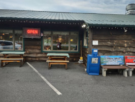 The Pedalin' Pig Bbq Catering Service outside