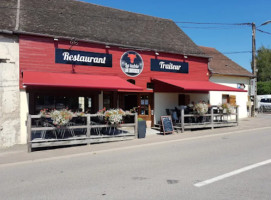 La Table Du Boucher outside