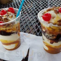 Shake's Frozen Custard food