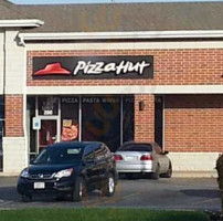 Pizza Hut outside