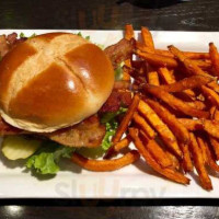 Red Robin Gourmet Burgers And Brews food