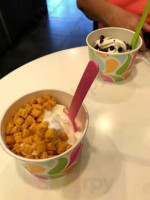 Yogurtland food