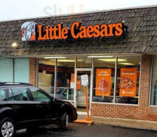 Little Caesars Pizza outside